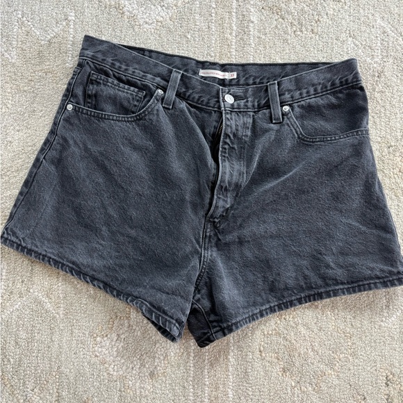 Levi's Pants - Women's Black Levi high waisted mom Denim Shorts